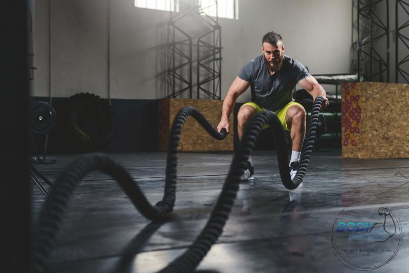 Burn Calories Fast with Battle Ropes: Discover the Benefits of this Intense 15m Workout