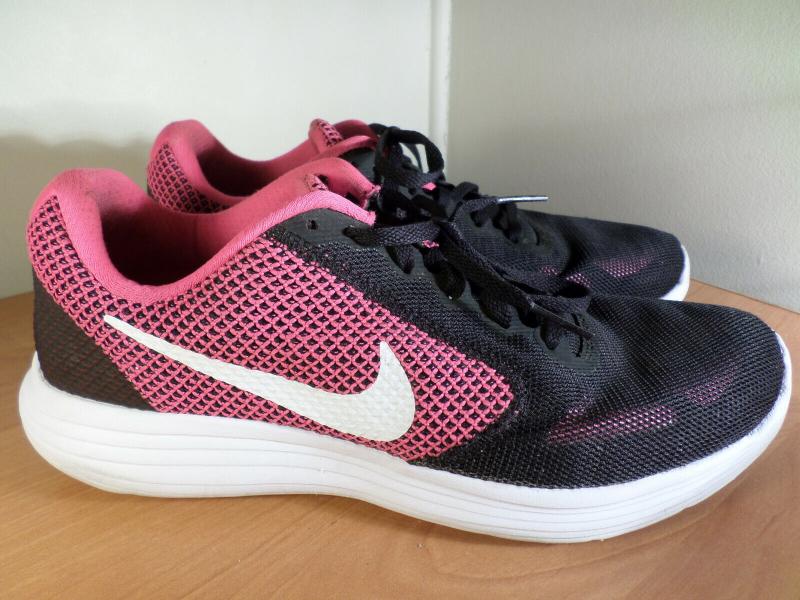 Can Nike Revolution Shoes Live Up to the Hype: 15 Eye-Opening Facts About This Timeless Tennis Shoe