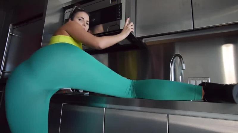 Can Under Armour Iso Chill Leggings Really Keep You Cool. The Truth About These Game Changing Yoga Pants