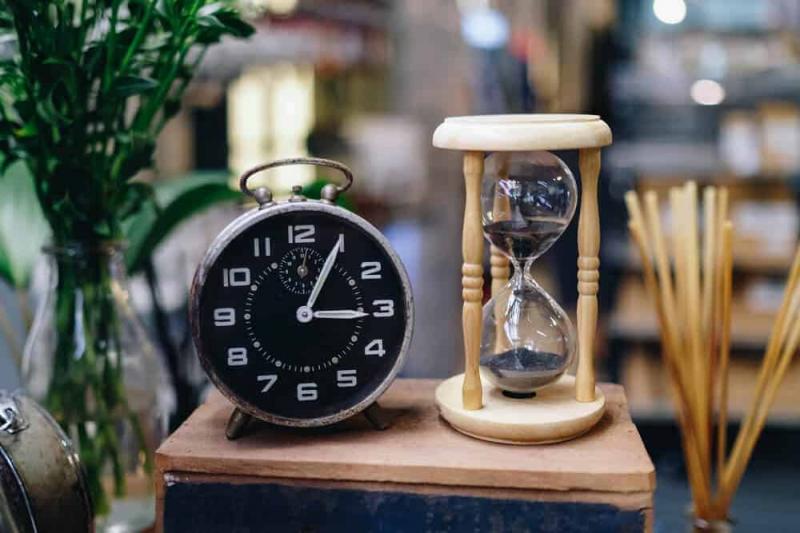 Color Changing Alarm Clocks: Why You Need One of These Amazing Clocks in Your Bedroom