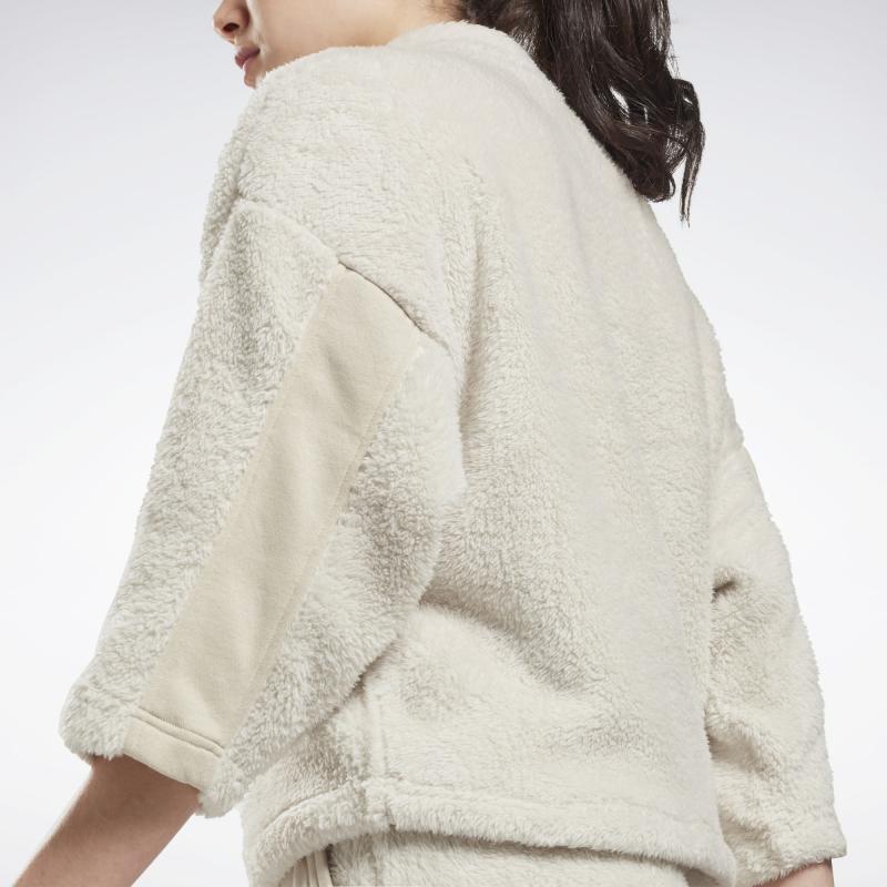 Cozy Fleece Sweaters for Fall: Discover 15 Stylish Finds