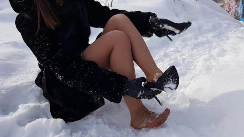 Craving Cozy Feet This Winter. Find The Best Wide Snow Boots Here