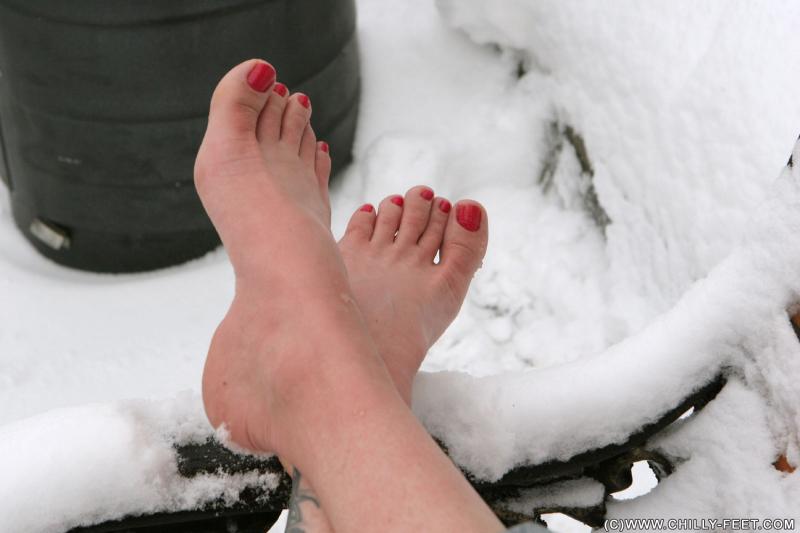 Craving Cozy Feet This Winter. Find The Best Wide Snow Boots Here