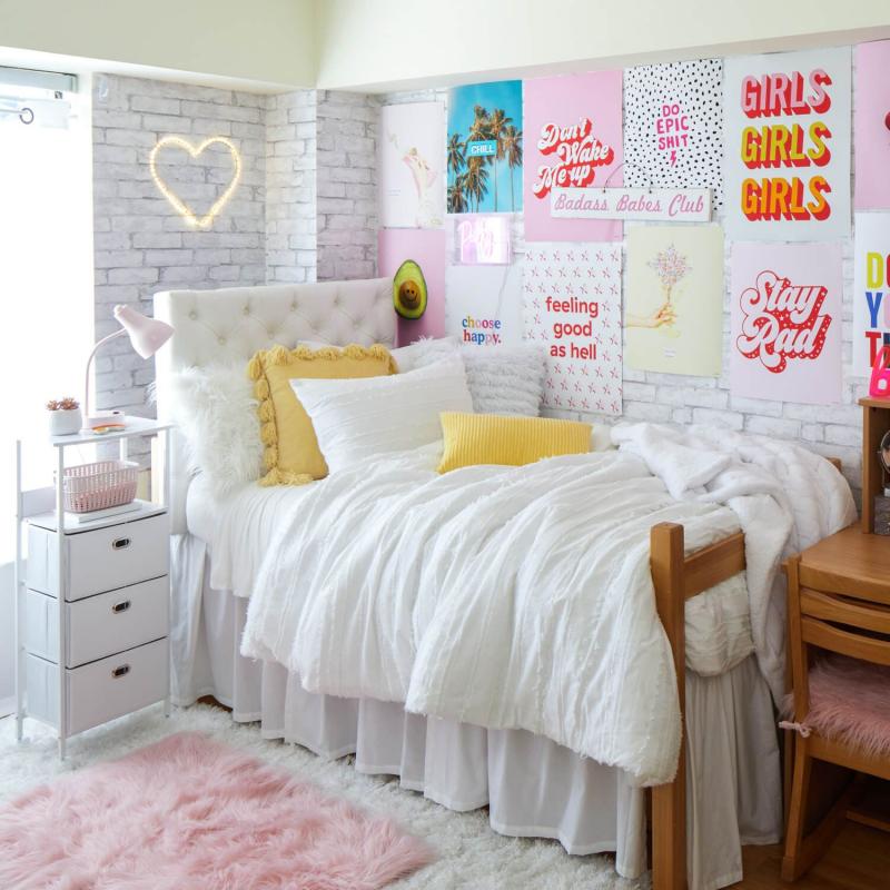 Does Your College Dorm Room Need New Syracuse Lacrosse Posters: Make It Feel Like Home With These 15 Decor Tips