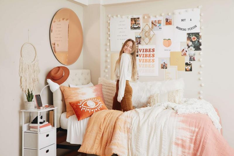 Does Your College Dorm Room Need New Syracuse Lacrosse Posters: Make It Feel Like Home With These 15 Decor Tips