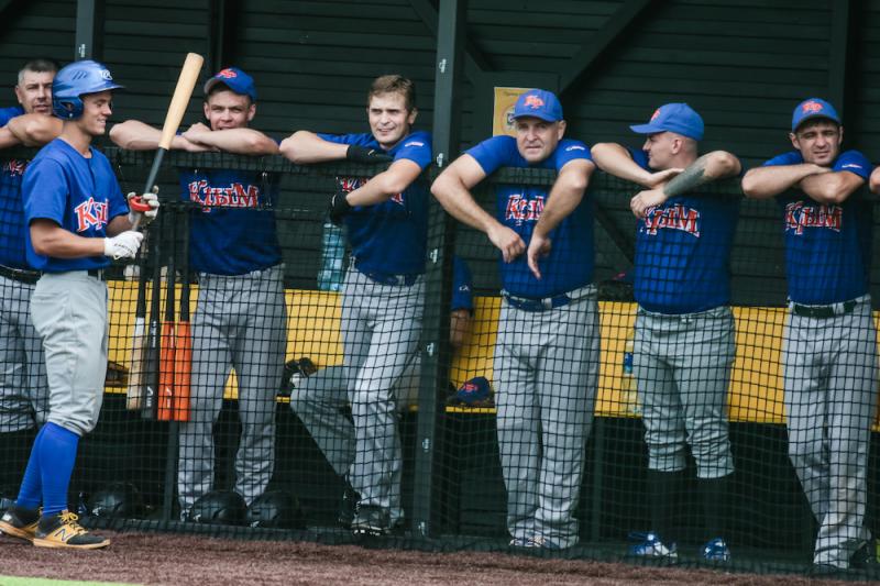 Engage Reader: 15 Ways to Rock Retro Piped Baseball Pants