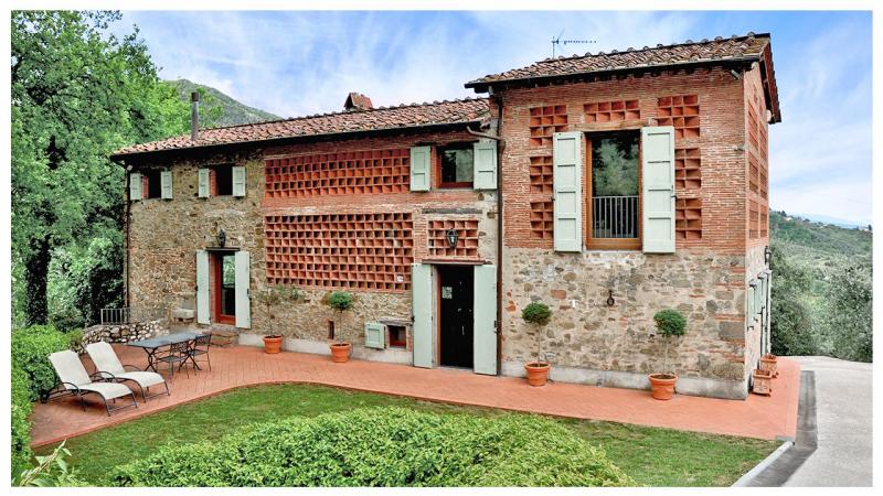 Escape to Villa Valentina in Lucca Italy: An Idyllic Tuscan Villa for Total Tranquility