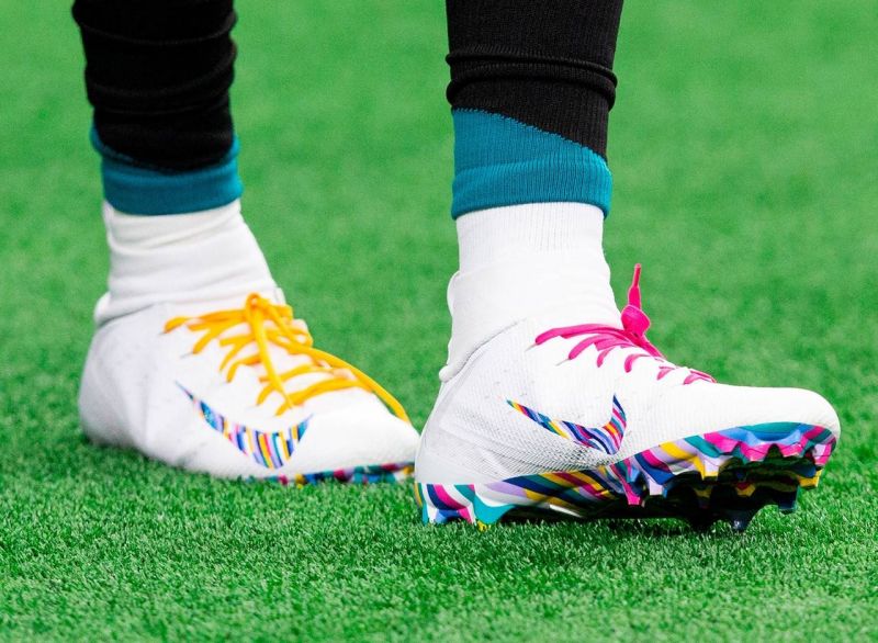 Explore the Benefits and Features of Nike Vapor Turf Football Shoes