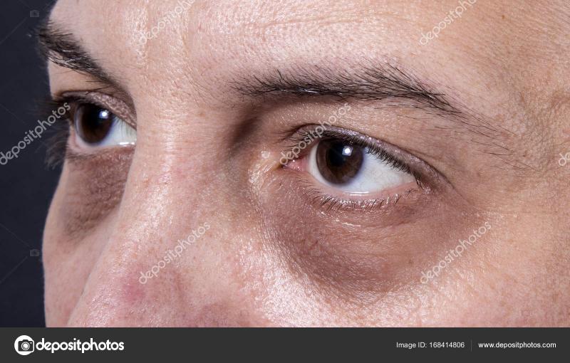Eye Black for Athletes: The Secret to Eliminating Glare & Improving Focus