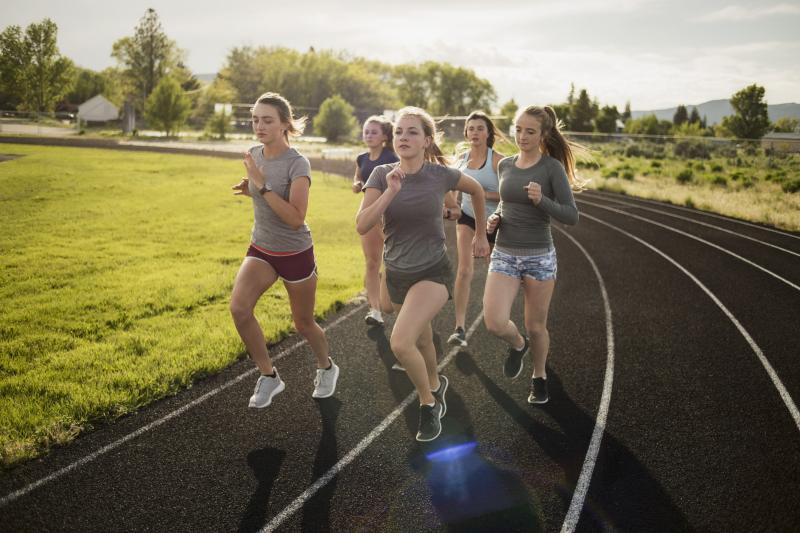 Feeling Free and Secure On Your Runs This Year: Why the Brooks Sports Bra with Phone Pocket is a Game Changer for Female Runners