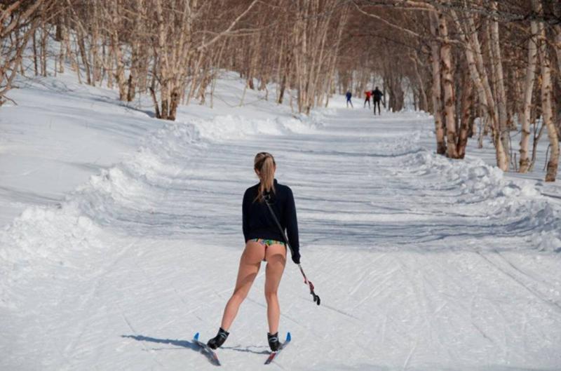 Feeling Frosty This Winter. Find The Best Ski Gloves Under $50 Here