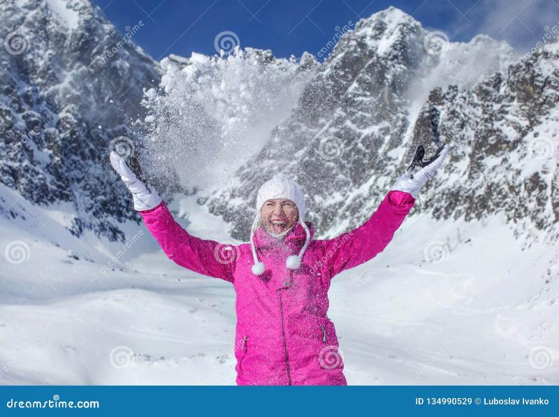 Feeling Frosty This Winter. Find The Best Ski Gloves Under $50 Here