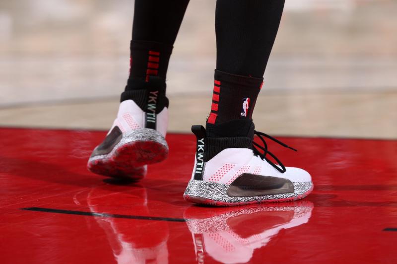 Feeling lost when buying Damian Lillard shoes. Discover 15 tips for picking the perfect pair