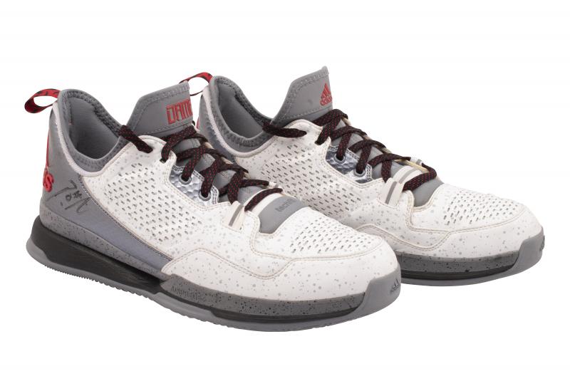 Feeling lost when buying Damian Lillard shoes. Discover 15 tips for picking the perfect pair