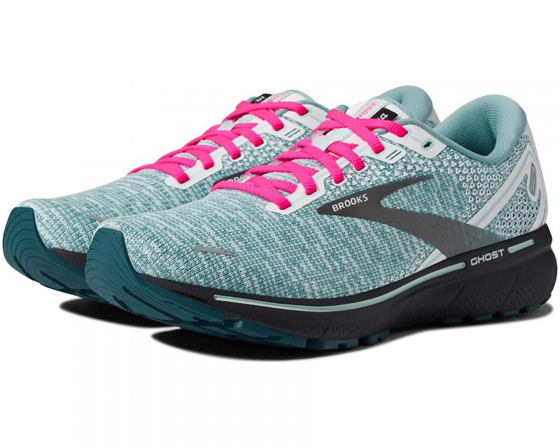 Feet Flying With Brooks Levitate Running Shoes: 14 Reasons Runners Love These Light and Springy Shoes