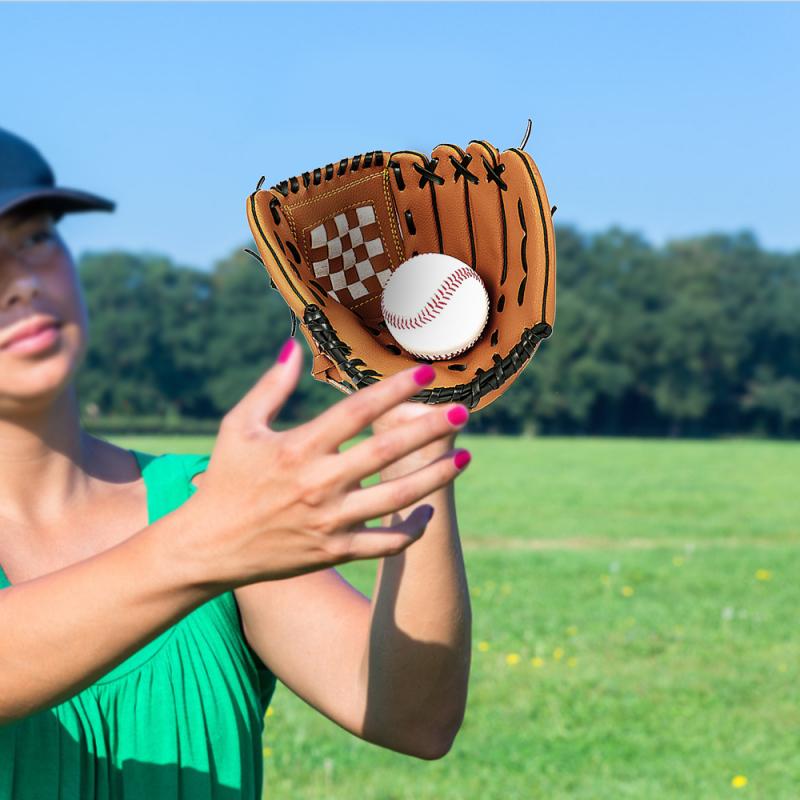 Find the Perfect Youth Baseball Glove: Discover the Top Options for 10.5-Inch Mitts That Maximize Performance