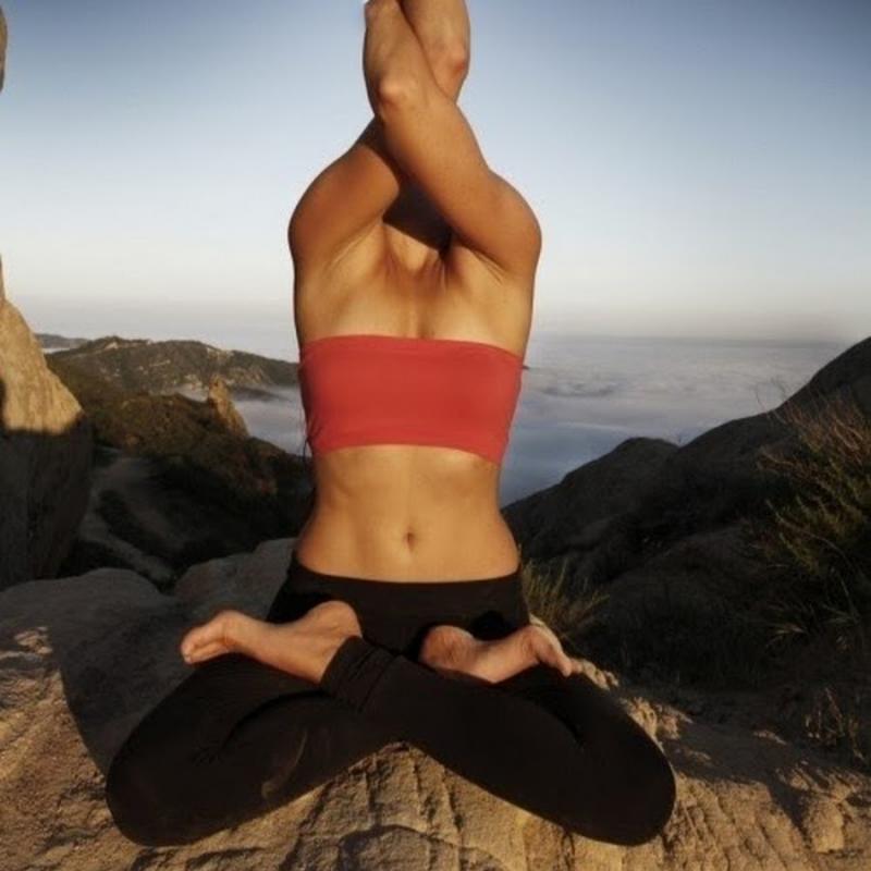 Find Your Zen: The Top 15 Yoga Outfits Near Me For Peak Namaste