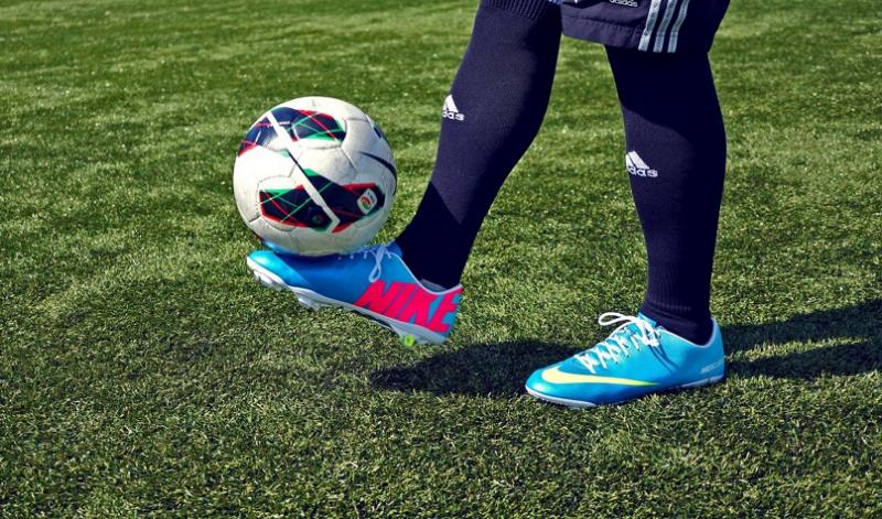 Finding Comfort on the Field: How to Pick the Right Soccer Cleats for Flat Feet