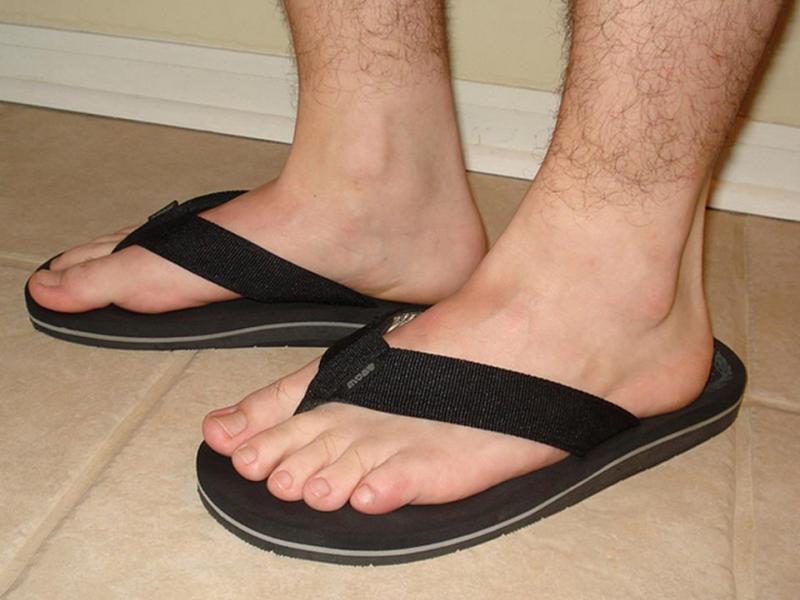 Finding Reef Flip Flops in Size 15: The Complete Guide for Large Feet