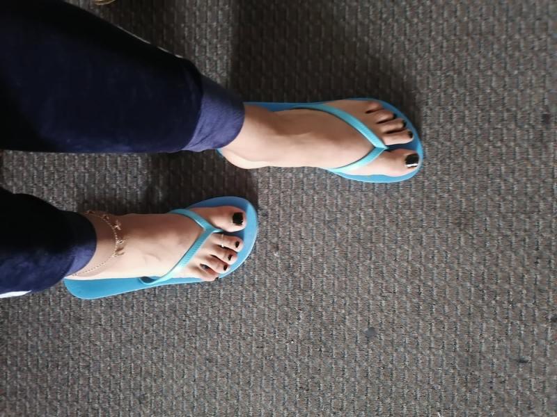 Finding Reef Flip Flops in Size 15: The Complete Guide for Large Feet