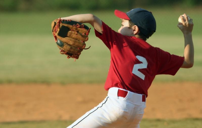 Finding The Perfect Batting Gloves For Your Little One: The Ultimate Guide For All Tee Ball And Youth Baseball Parents