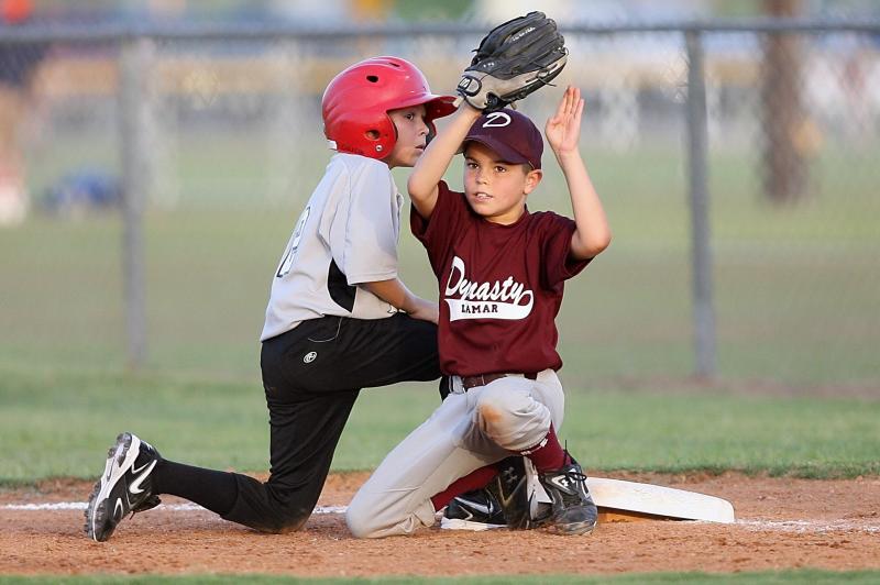 Finding The Perfect Batting Gloves For Your Little One: The Ultimate Guide For All Tee Ball And Youth Baseball Parents