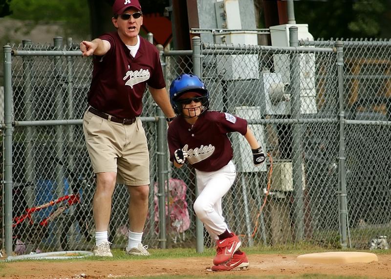 Finding The Perfect Batting Gloves For Your Little One: The Ultimate Guide For All Tee Ball And Youth Baseball Parents