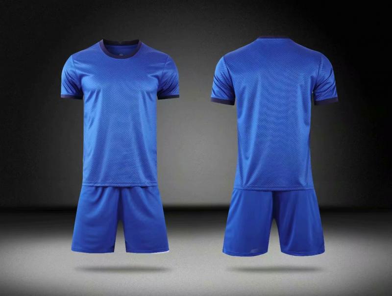 Football Clothes For Training: Discover 15 Essentials For Your Team