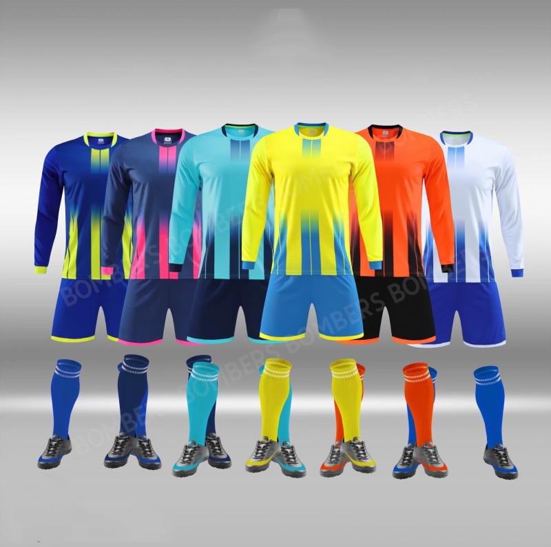 Football Clothes For Training: Discover 15 Essentials For Your Team