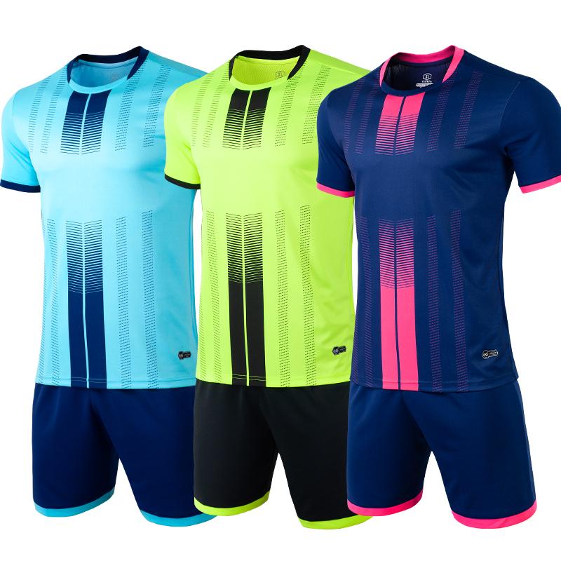 Football Clothes For Training: Discover 15 Essentials For Your Team
