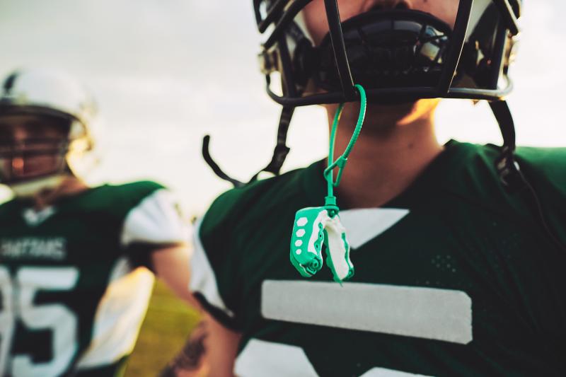 Football Players: Is Your Mouthguard Being Protected The Right Way