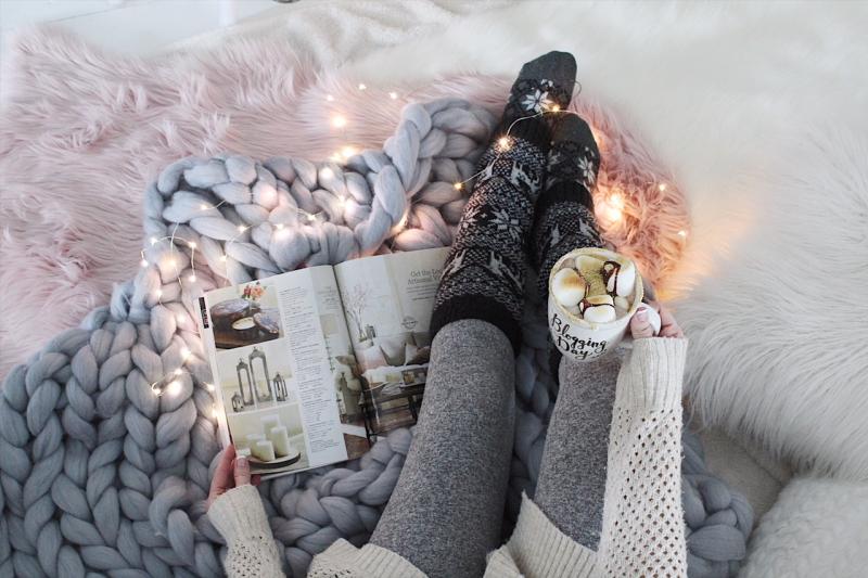 Getting Cozy This Winter. Discover 15 Tips For Choosing The Best Insulated Socks