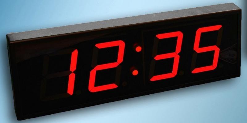 Giant Digital Clocks: How Building-Sized Displays Keep Us On Time