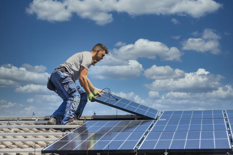 Going Solar in Wisconsin This Year: A 15-Step Checklist To Install Panels On Your Home