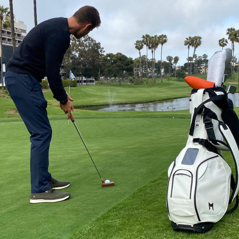 Golfer Must-Have: The Magnetic Pocket Golf Bag, Here