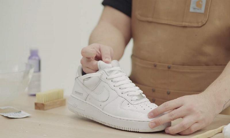 Got Smelly Sneakers. Clean Them Like a Pro with Sneaker Lab