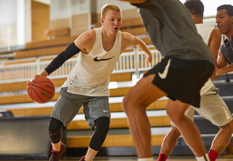 How Can Leg Sleeves Improve Your Basketball Game This Year