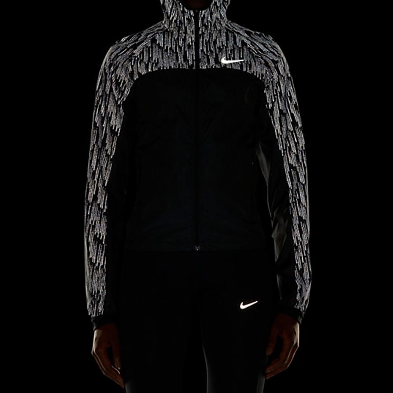 How does the Nike Team Authentic Lightweight Player Jacket Stand Out from other Nike Light Jackets for Men
