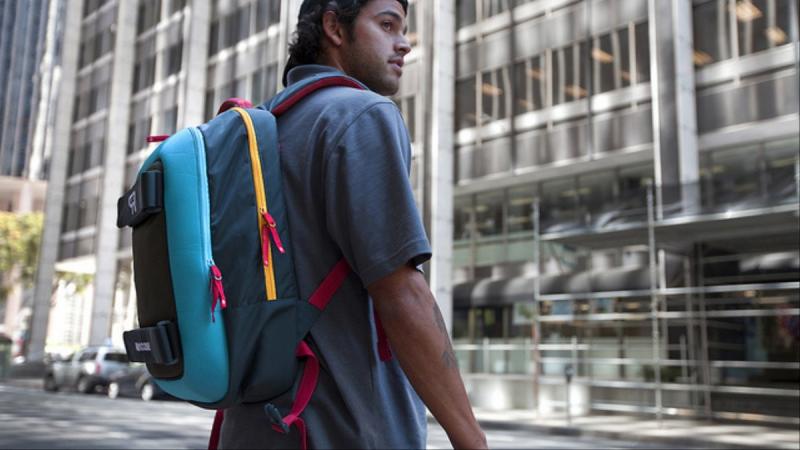 How to Choose the Best Black Backpack for Work: 7 Essential Features to Look For