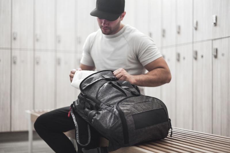 How to Choose the Best Black Backpack for Work: 7 Essential Features to Look For