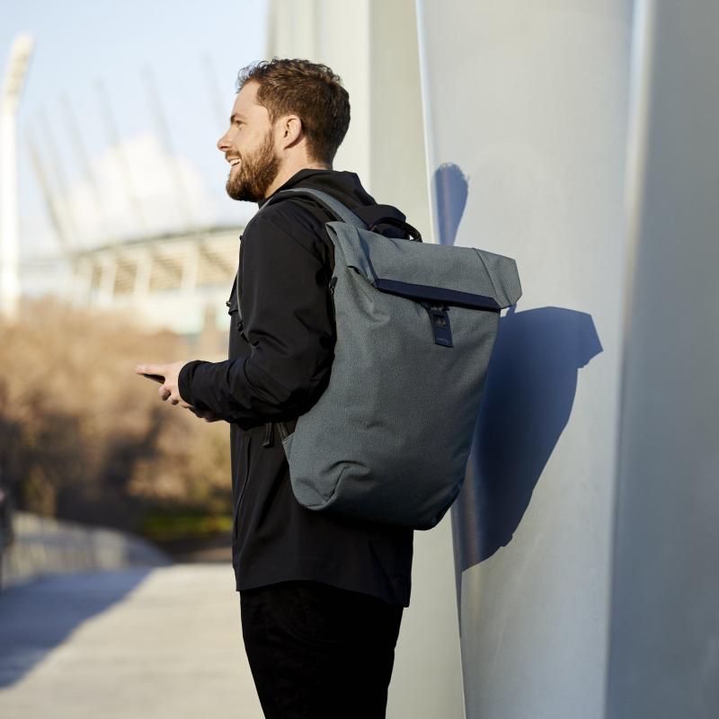 How to Choose the Best Black Backpack for Work: 7 Essential Features to Look For
