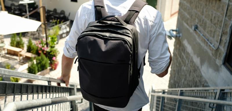 How to Choose the Best Black Backpack for Work: 7 Essential Features to Look For