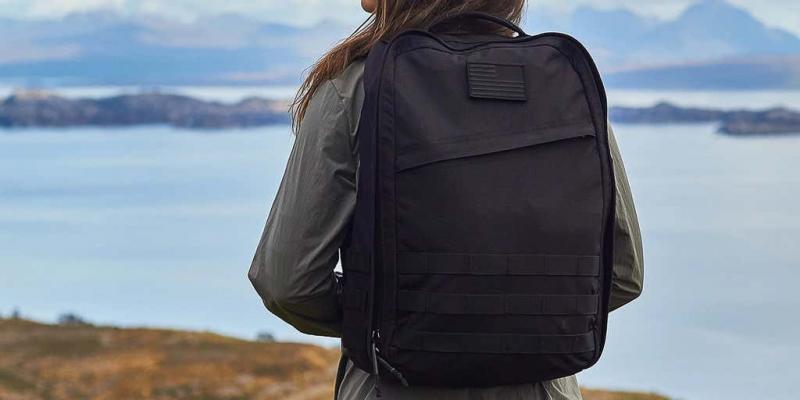 How to Choose the Best Black Backpack for Work: 7 Essential Features to Look For