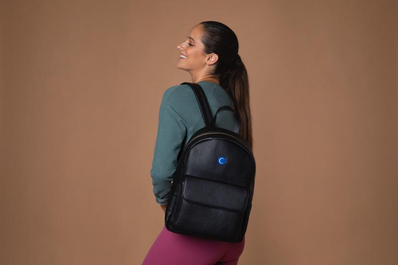 How to Choose the Best Black Backpack for Work: 7 Essential Features to Look For