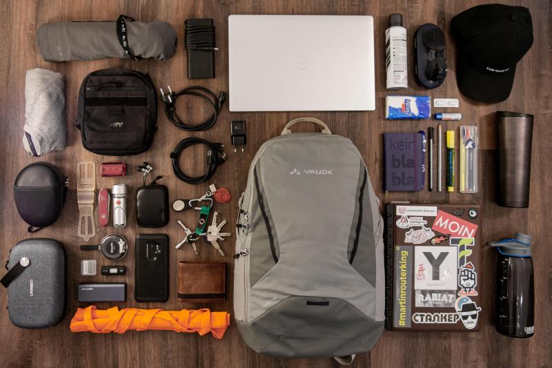 How to Choose the Best Black Backpack for Work: 7 Essential Features to Look For