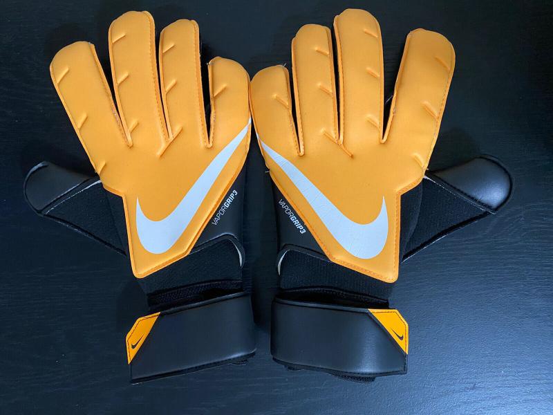 How to choose the perfect goalkeeper gloves in 2023: Discover if Nike’s vapor grip 3 is right for you