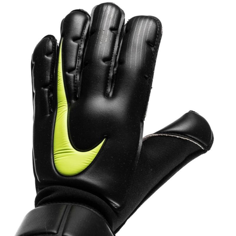 How to choose the perfect goalkeeper gloves in 2023: Discover if Nike’s vapor grip 3 is right for you