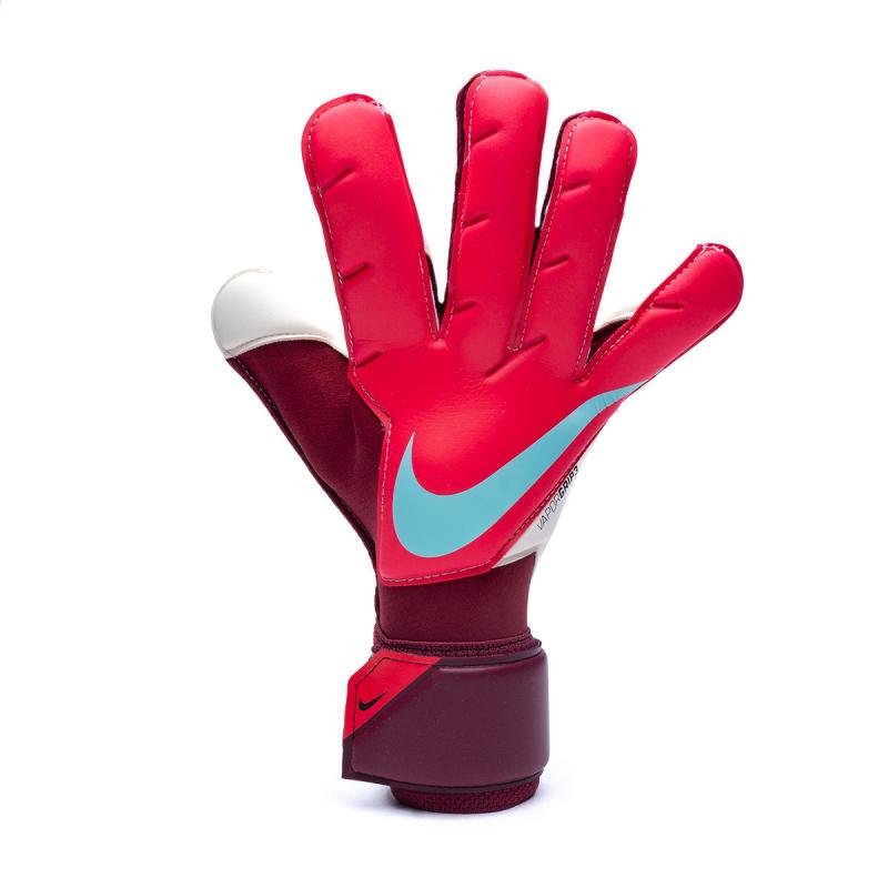 How to choose the perfect goalkeeper gloves in 2023: Discover if Nike’s vapor grip 3 is right for you