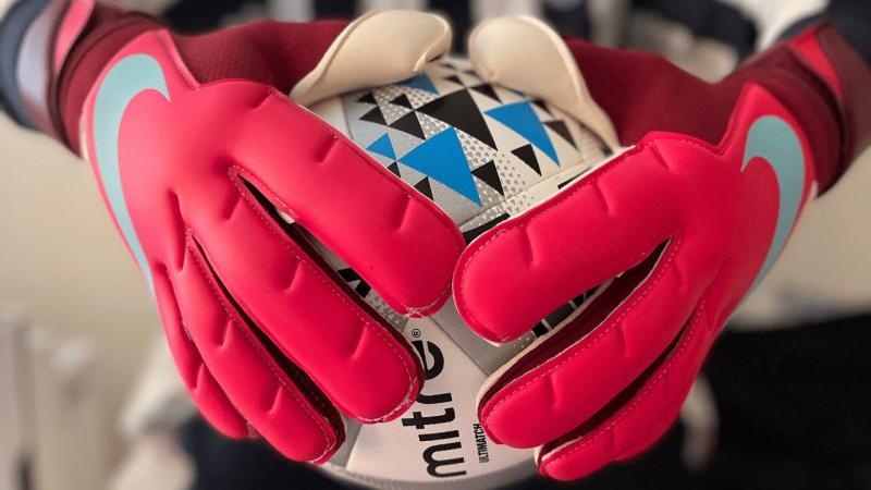 How to choose the perfect goalkeeper gloves in 2023: Discover if Nike’s vapor grip 3 is right for you