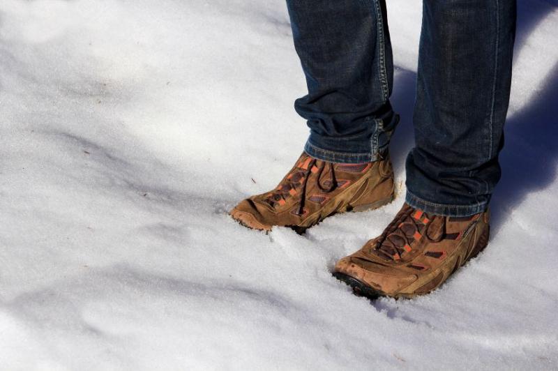 How to Find the Best Extra Wide Snow Boots for Men This Winter